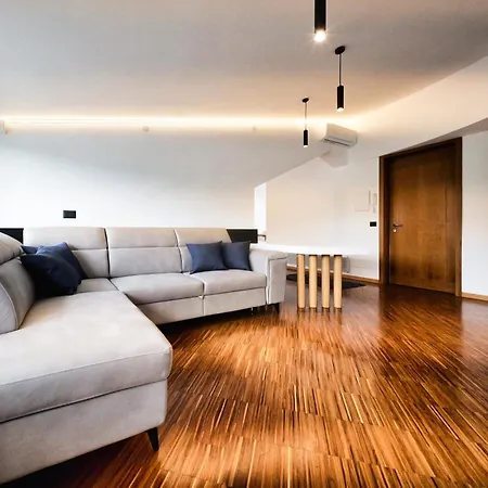 Apartament Sky Light Dolomiti, Attico *
